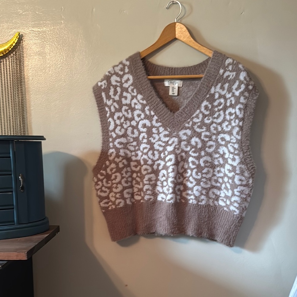 🍨🐶🦒🐆Cozy Leopard Print Sweater Vest